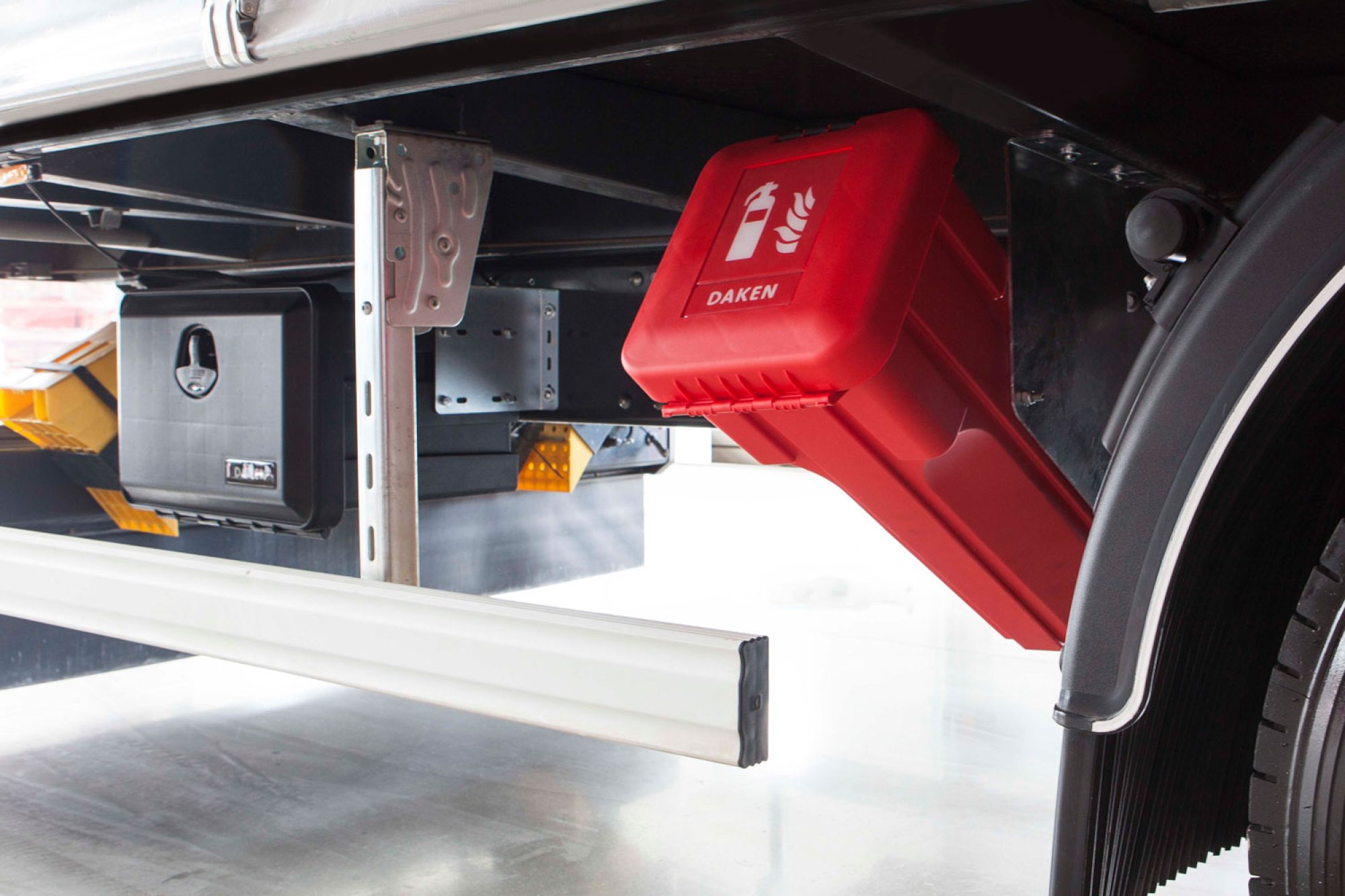 Porta-estintore_SLIDEN_1